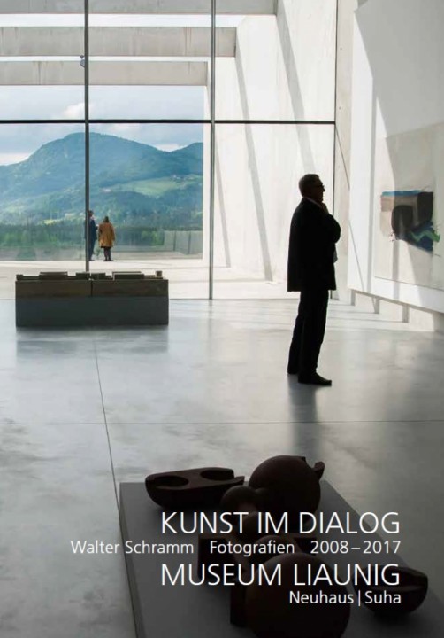 <p>Kunst im Dialog - Walter Schramm Fotografien 2008-2017<br/>(Art in Dialogue - Photographs 2008-2017)<br/></p>